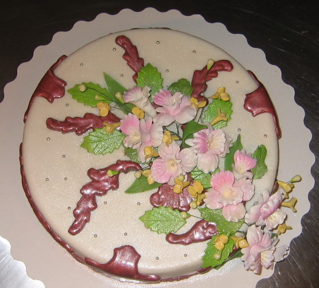 Свадебный торт: цветы из мастики, букет из мастики